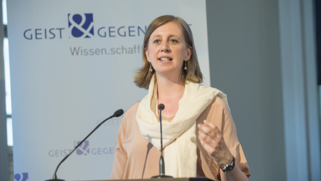 Geist Gegenwart: Quo vadis,USA? mit Fr. Mag. Hannelore Veit 29.05..2017 
copyright by Foto Fischer, Herrengasse 7 ( Altstadtpassage ),  8010 Graz, Tel.: 0043/ 316/ 82 53 22,  Fax DW4,
e-mail :