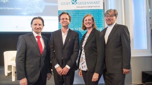 Moderator Ernst Sittinger, Bernhard Pörksen, Barbara Eibinger-Miedl, Geist & Gegenwart Koordinator Herwig Hösele (© Foto Fischer)